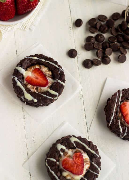 BROWNIE SANDWICHES WITH STRAWBERRY CHEESECAKE FILLING
