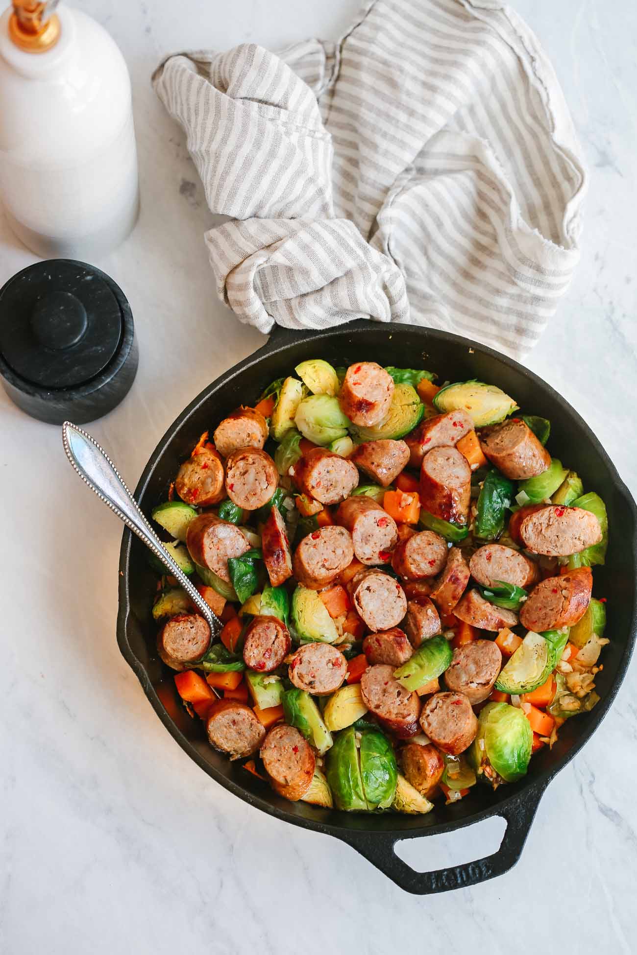 Cast iron with sausage with sweet potatoes.