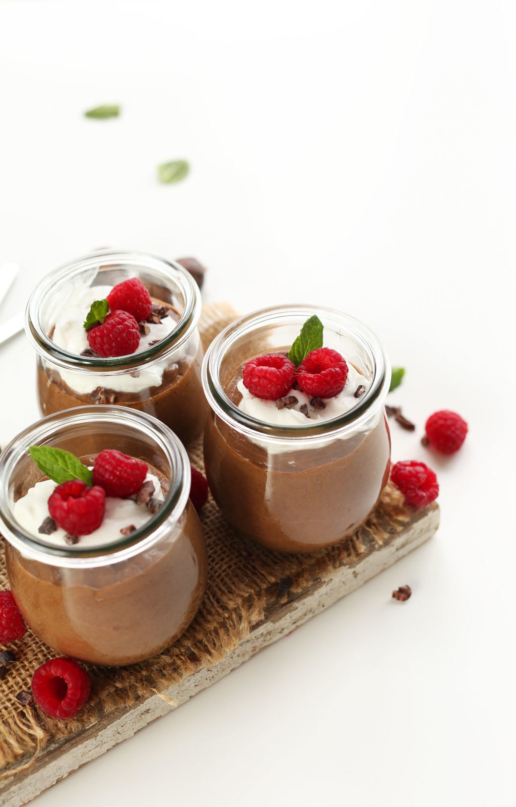EASY-6-ingredient-Chia-Seed-Pudding-thats-creamy-rich-and-naturally-sweetened-vegan-glutenfree-chocolate