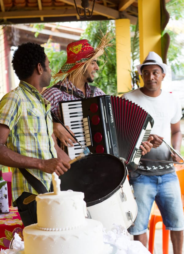 June Festivals in Brazil - A traditional party to celebrate the harvest time and St. John’s Birthday. Let’s get to know more about Brazil's unique culture, dance and food! 