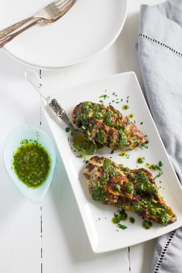 Grilled Chicken Chimichurri Recipe - This Grilled Chicken Chimichurri is definitely the easiest weeknight meal you can make. It’s fresh, flavourful, gluten-free, paleo and low-carb too. 