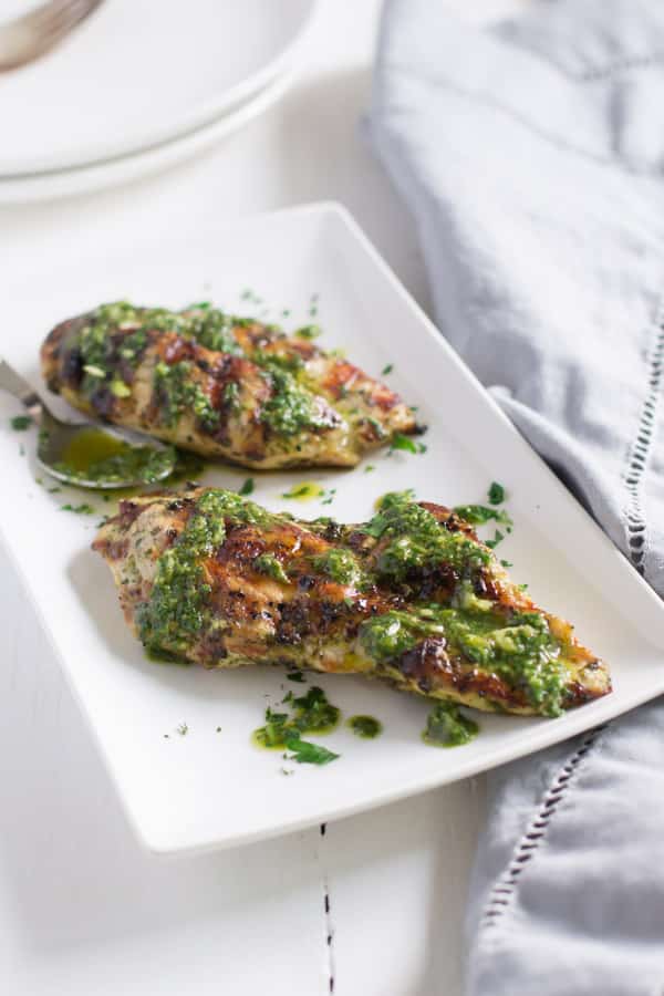 Grilled Chicken Chimichurri Recipe - This Grilled Chicken Chimichurri is definitely the easiest weeknight meal you can make. It’s fresh, flavourful, gluten-free, paleo and low-carb too. 