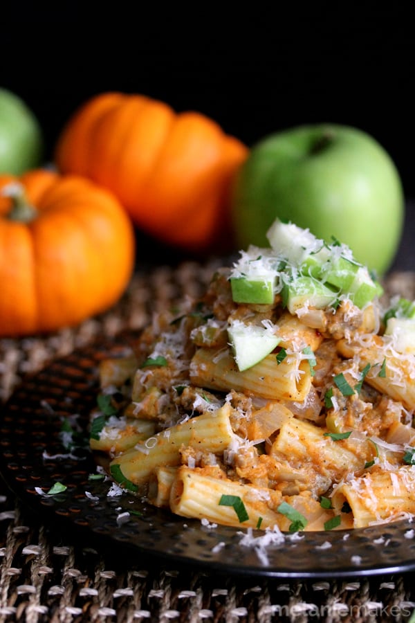 pumpkin-pasta-with-sausage-and-apples-2
