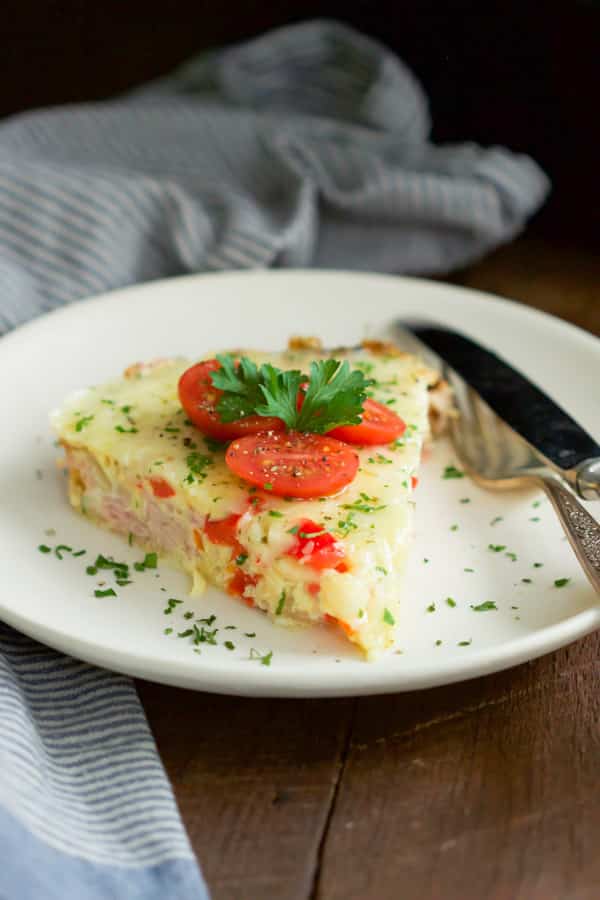 chistmas-morning-slow-cooker-omelet_- This Christmas Morning Slow Cooker Omelet is perfect for you who don’t want to spend your fun Christmas morning in the kitchen. You can make this omelet ahead with eggs, almond milk, bell pepper, onions, ham and cheese