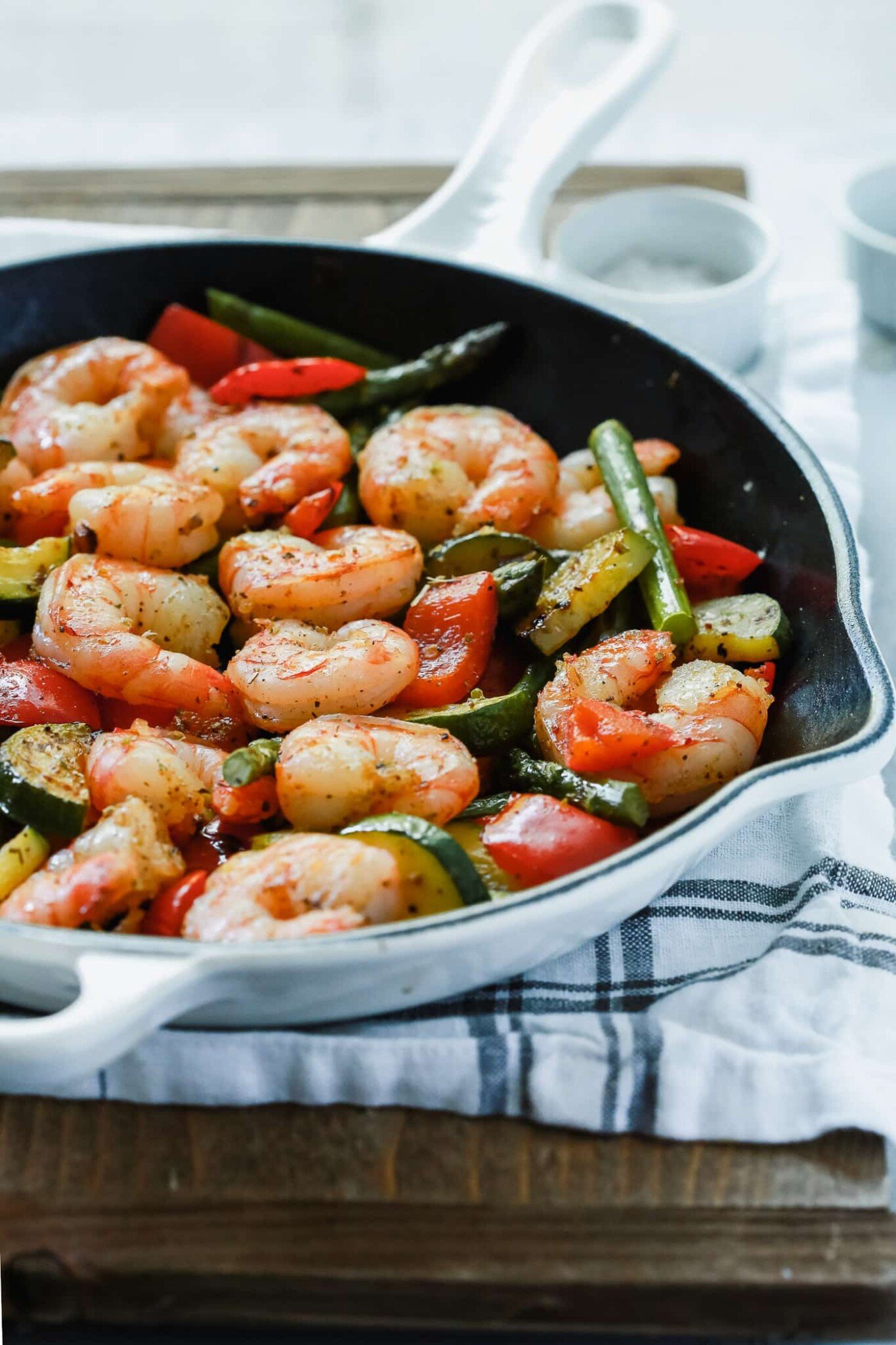 Closed up of a healthy skillet recipe called shrimp vegetable skillet