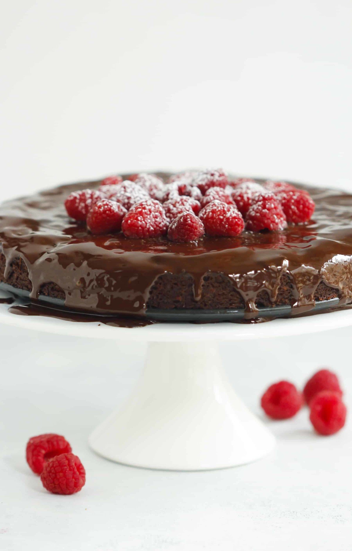 low-carb-raspberry-chocolate-cake-primavera-kitchen