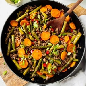 overhead view of ground beef with vegetables