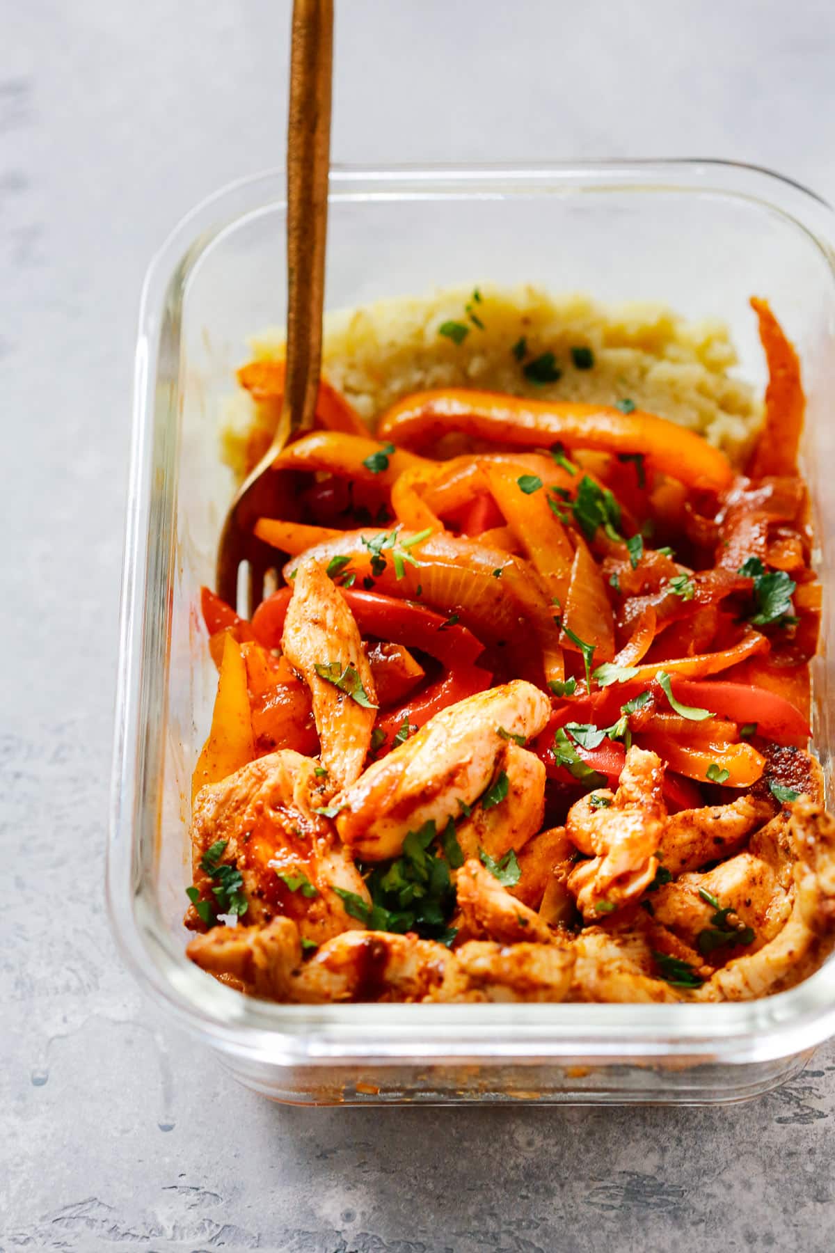 Chicken Fajita Meal Prep Lunch Bowls + Cilantro Lime Quinoa