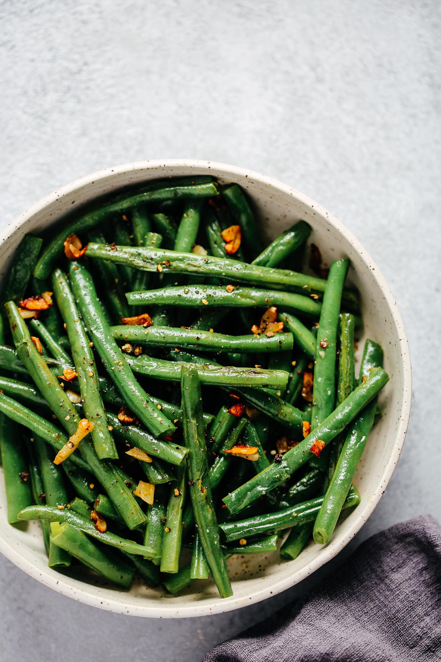 steamed green beans in a bowl