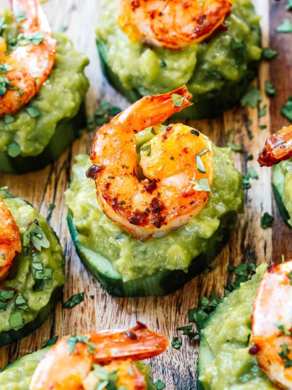 Close up of a shrimp guacamole bites.