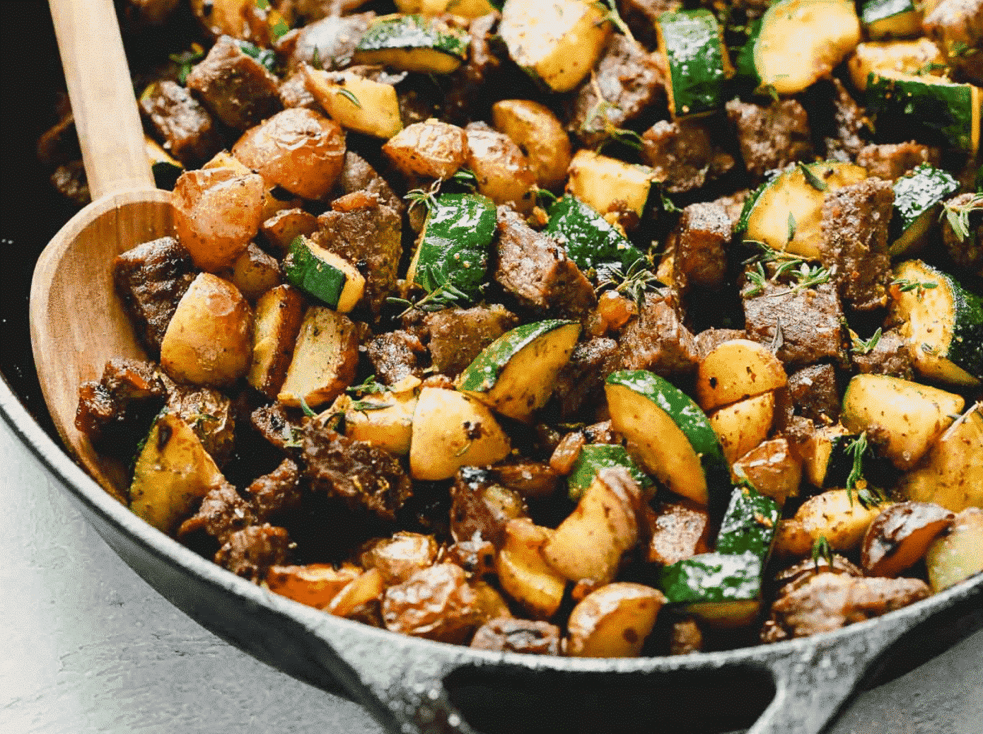Quick Beef and Zucchini Skillet (Meal-Prep) - Primavera Kitchen