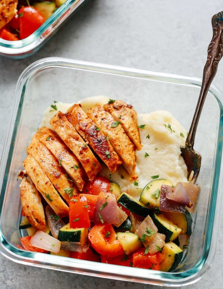 https://www.primaverakitchen.com/wp-content/uploads/2020/05/Low-carb-Chicken-Meal-Prep-Bowls-Primavera-Kitchen-3-750x975.jpg