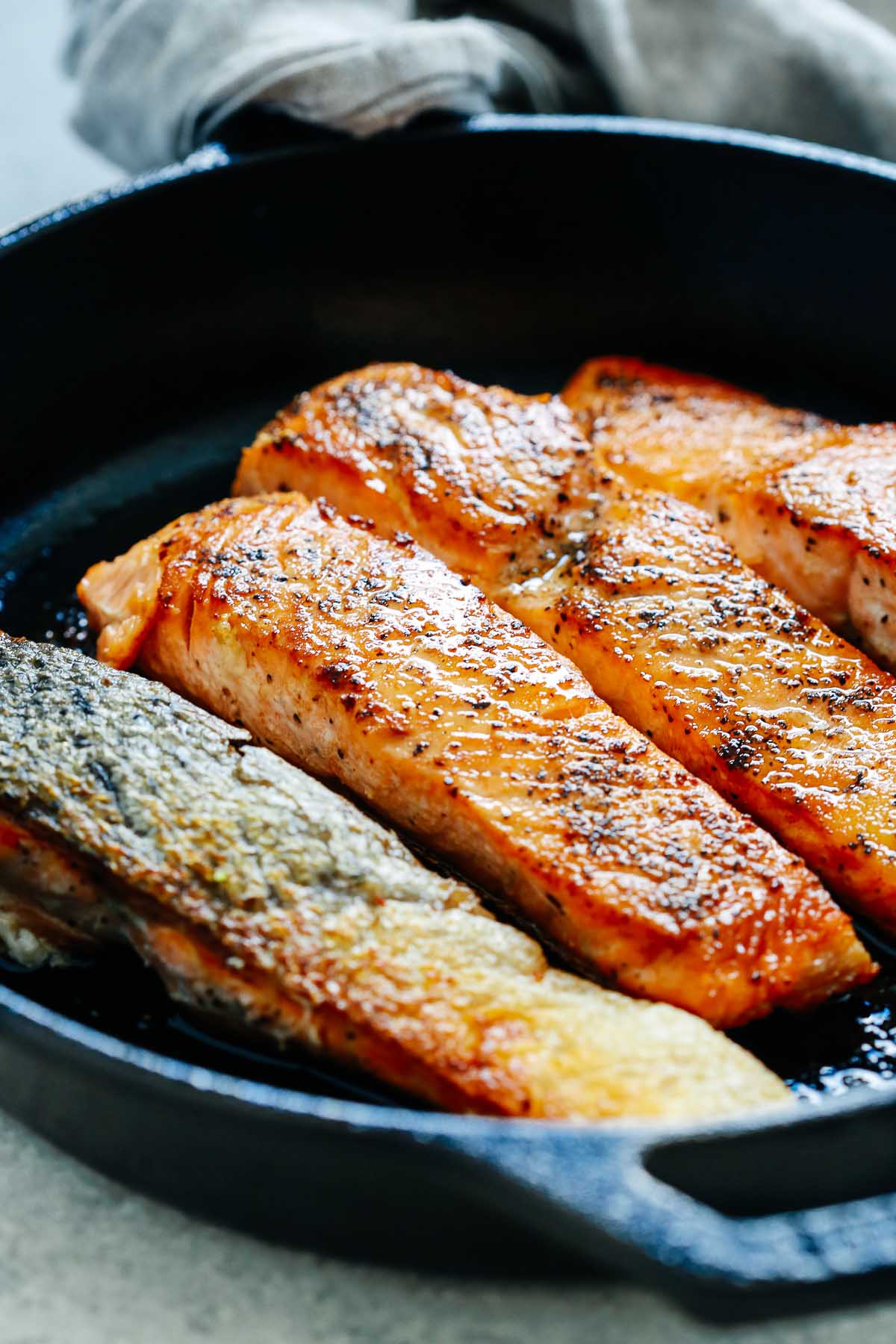 https://www.primaverakitchen.com/wp-content/uploads/2020/08/Pan-Seared-Salmon-Recipe-Primavera-Kitchen-6.jpg
