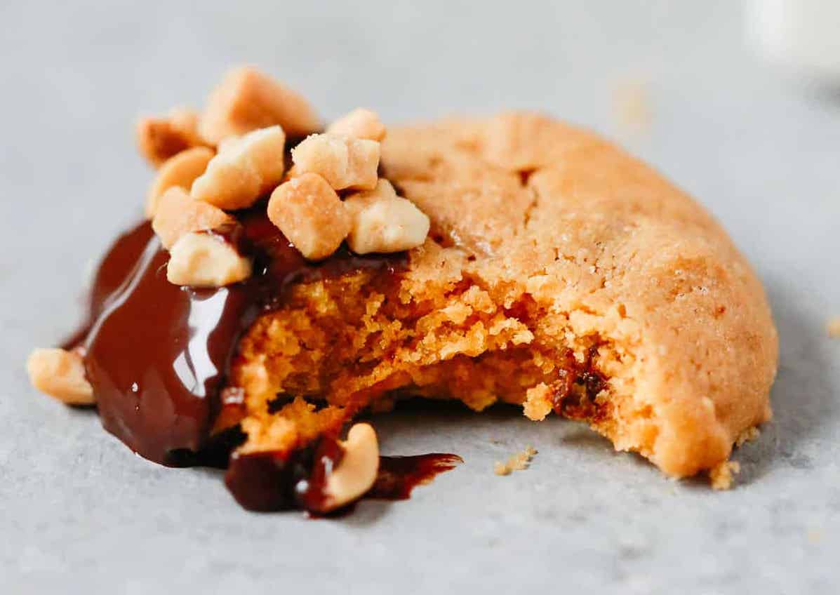 Low-Carb Peanut Butter Cookies - Better than the tradicional ones!