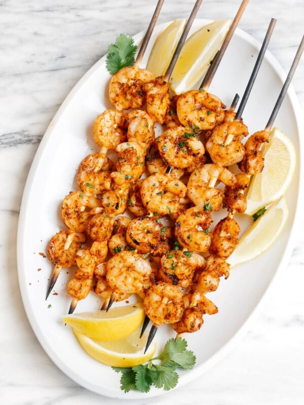overhead view of cajun shrimp skewers