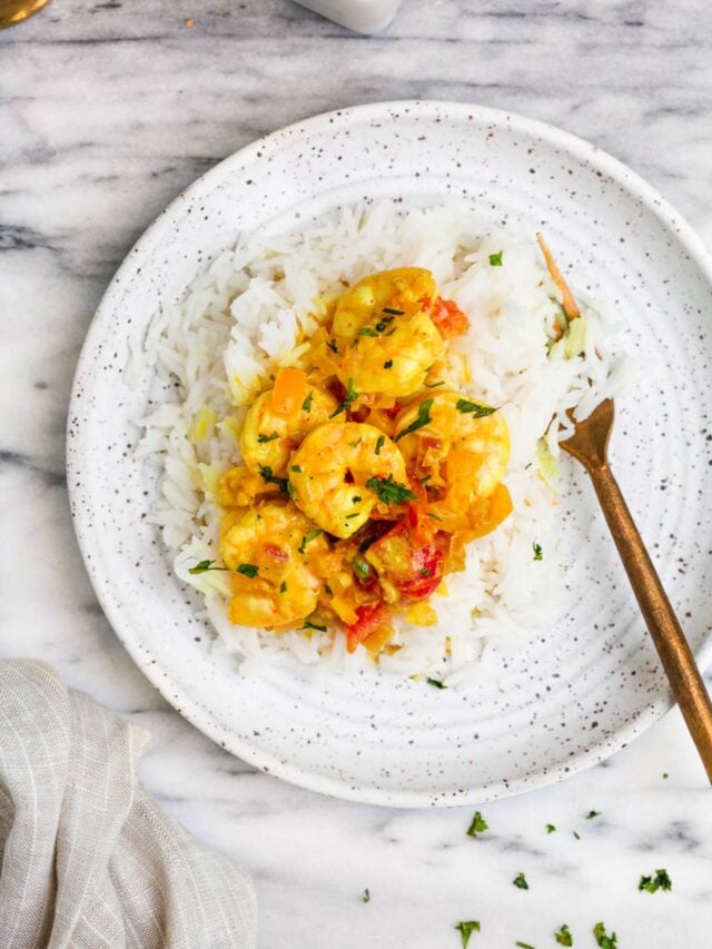 overhead view of shrimp curry bowl