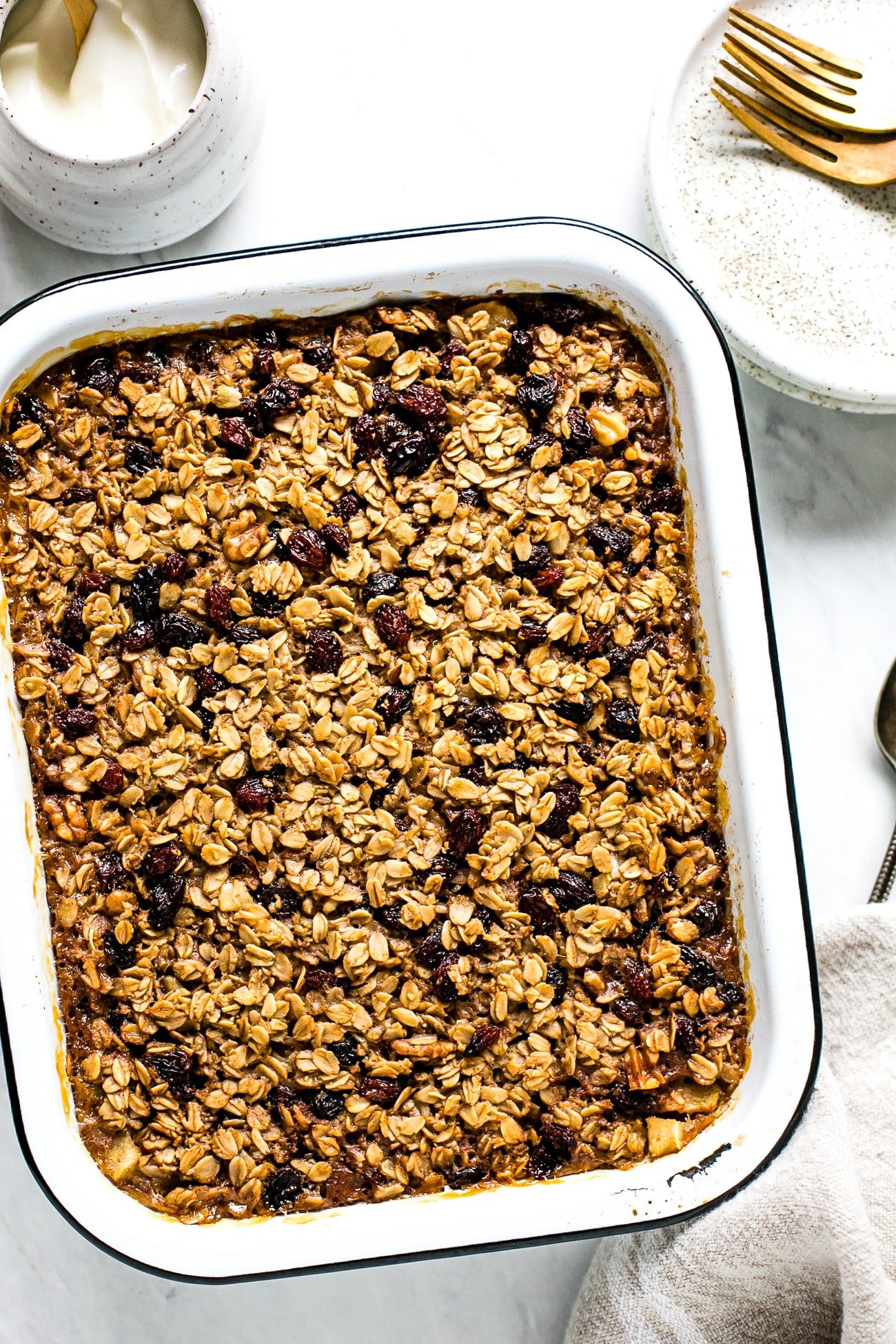Baked oatmeal with apple and raisins.