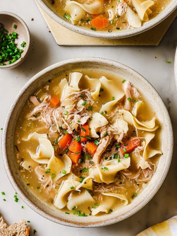 Slow Cooker Chicken Noodles Soup