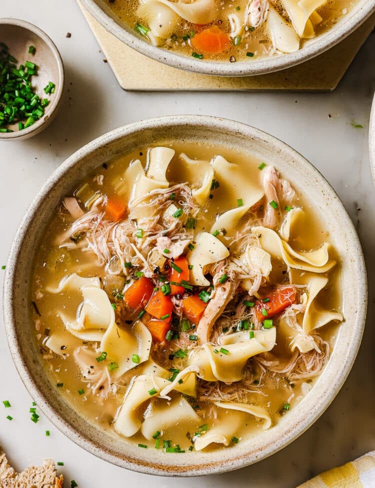 Slow Cooker Chicken Noodles Soup