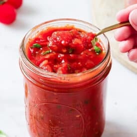 How to Make Tomato Sauce – Simple &amp; Bursting with Flavor!